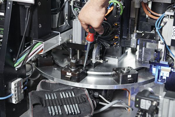 Набор рукоятка SoftFinish® SYSTEM 6 и 7 насадок U106 Wiha (27713)