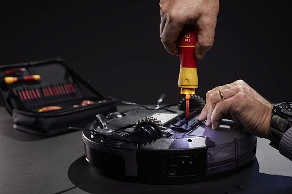 Электрическая отвертка speedE® II с битами slimBit 6 шт. Wiha (44318)