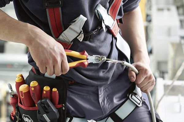 Комбинированные бокорезы для снятия изоляции TriCut Professional electric 170 мм VDE Wiha (38552)