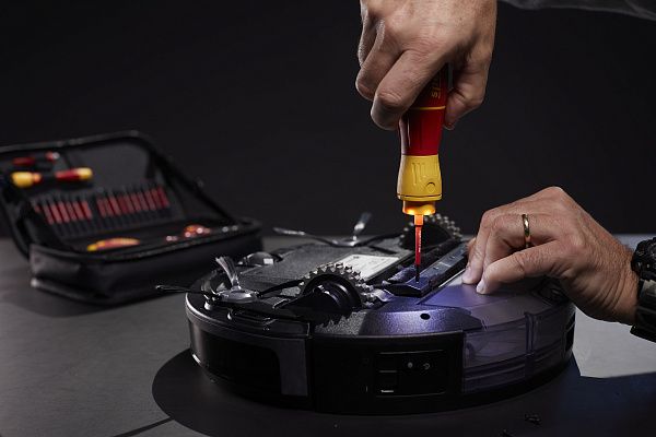 Электрическая отвертка speedE® II с битами slimBit 6 шт. Wiha (44318)