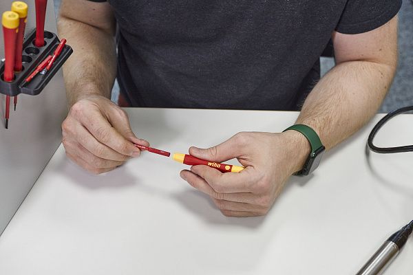 Адаптер slimVario® electric для торцевых головок 1/4 " Wiha (43139)