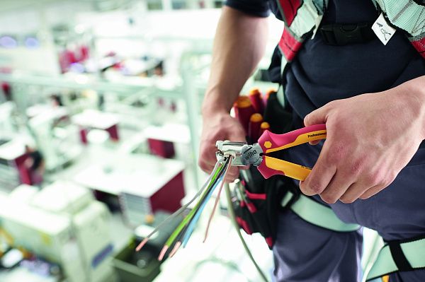 Комбинированные бокорезы для снятия изоляции TriCut Professional electric 170 мм VDE Wiha (38552)