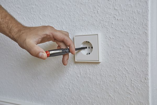 Отвертка-пробник SB255-7 3.0x70 BLISTER Wiha (31771)